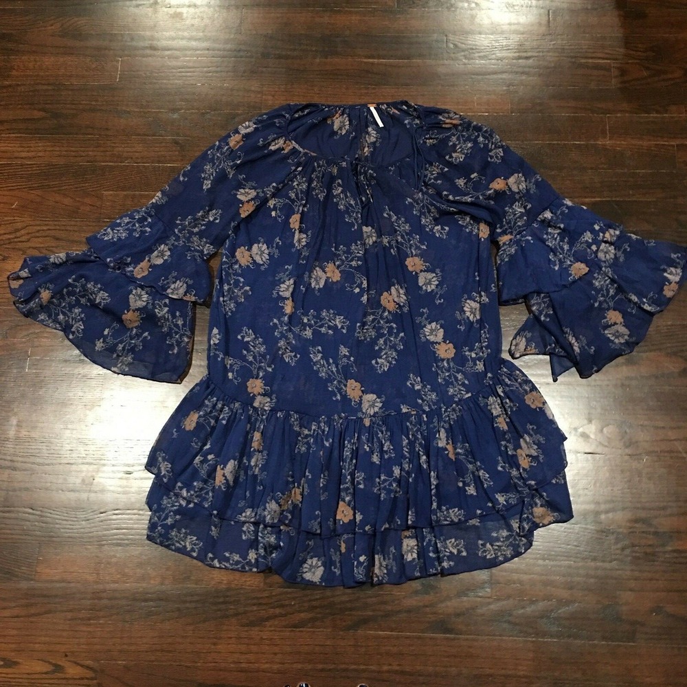 Free People Tiered Floral Boho Top Women Sz S Ruffled Bell Sleeves Keyhole Back